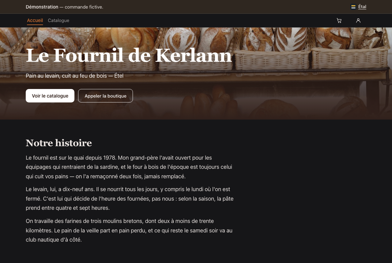 Page d'accueil de la démonstration boulangerie : l'enseigne « Le Fournil de Kerlann » sur une photographie de pains en vitrine, le bandeau qui annonce la démonstration, et les rayons illustrés.
